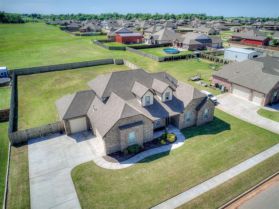 1st image of 2817 Bens Cir