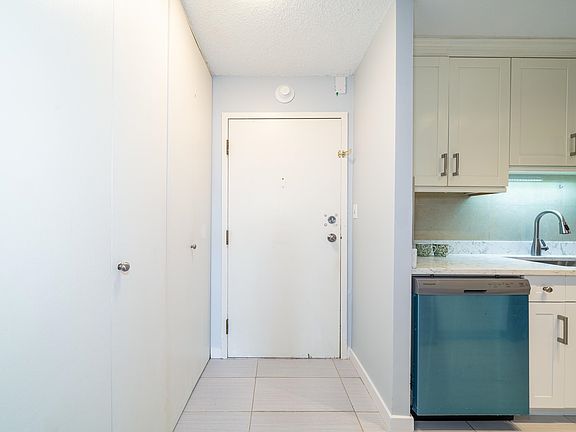 4th image of 5932 Patterson Ave #215