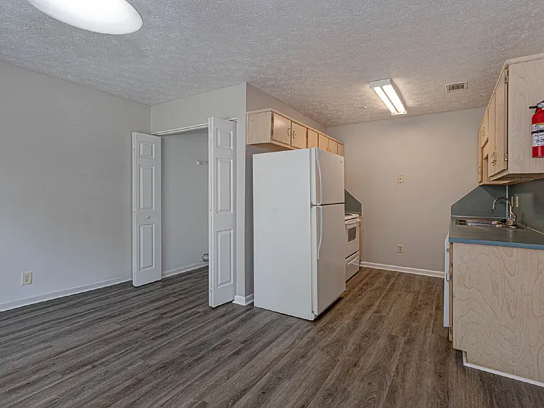 5713 Marlette Ct — Photo 9