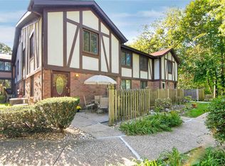 17 Birchwood Rd #17, Coram, NY 11727