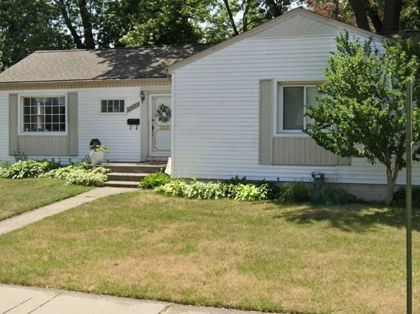 22126 Alger St, Saint Clair Shores, MI 48080