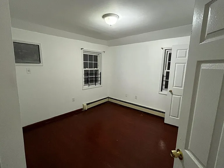 107 0 Van Wyck Service Rd #2 — Photo 7