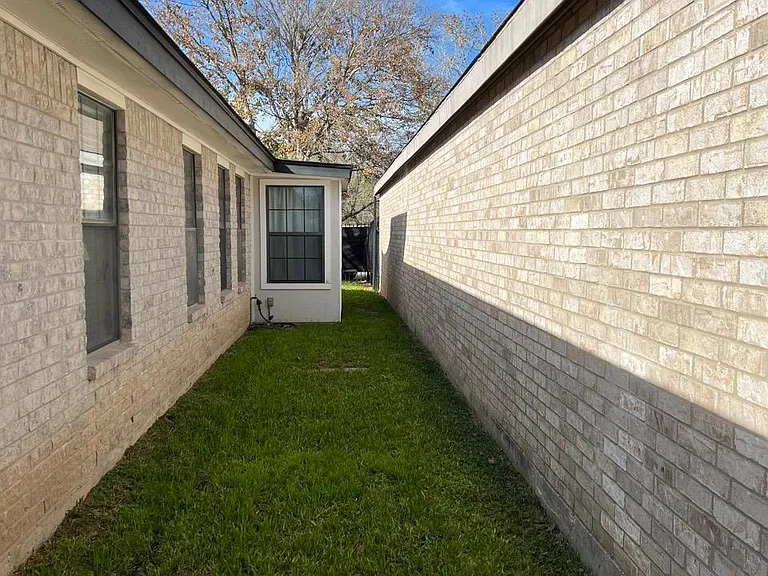 616 Glennwood Dr — Photo 5
