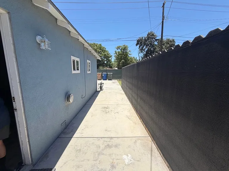 Lincoln Ave — Photo 2