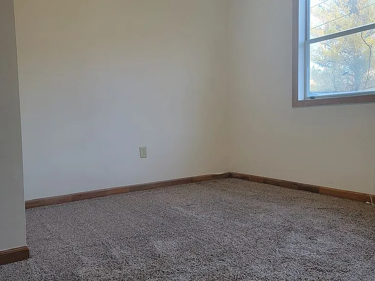 1137 Dale Dr — Photo 7