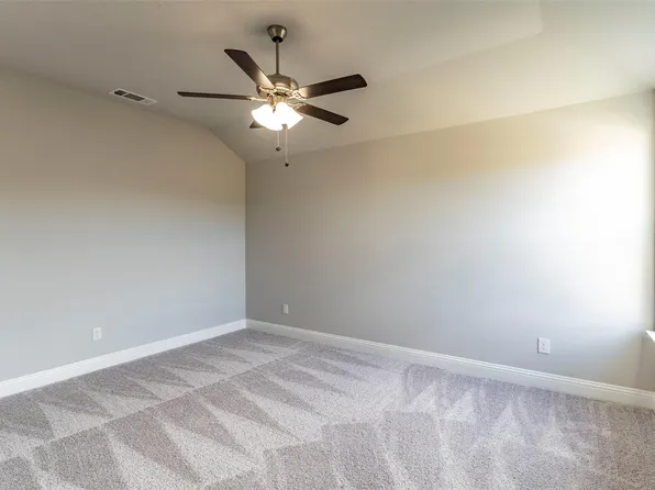 6412 Rienzi Dr, Greenville, TX 75402