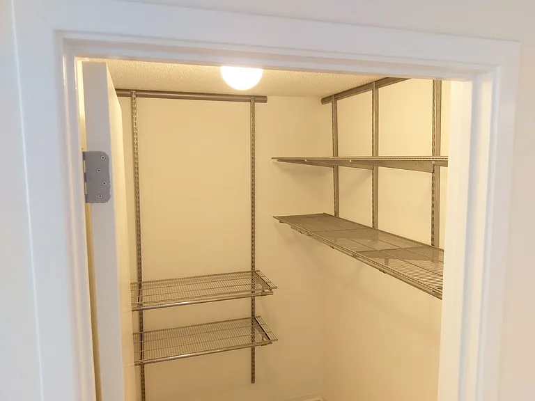 545 N Dearborn St #2102 — Photo 5