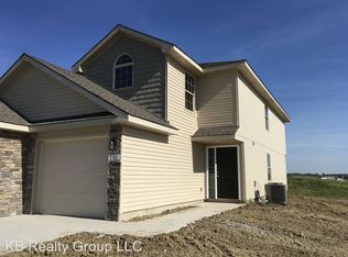 10908 Westover Rd, Peculiar, MO 64078