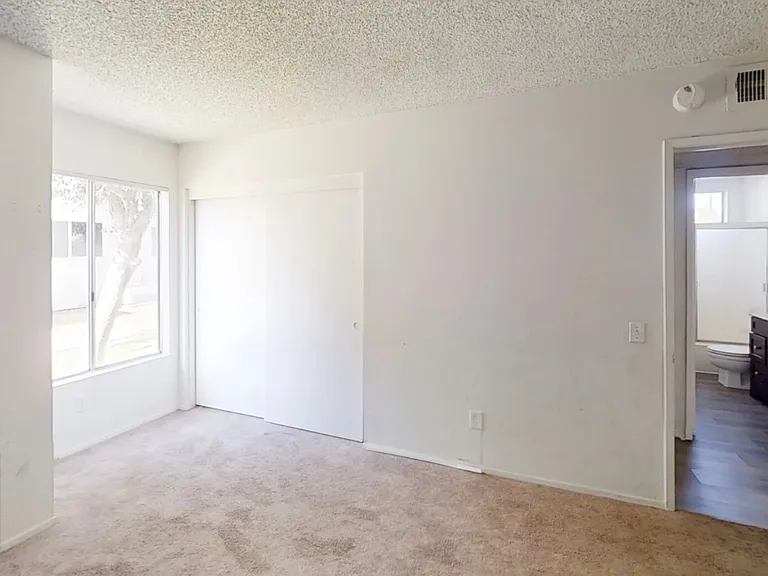 14702 Plaza Dr — Photo 9