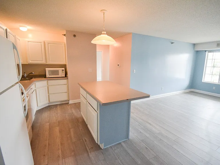 2094 11th Ave SE #D — Photo 2
