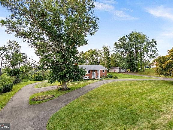 5th image of 39857 Thomas Mill Rd