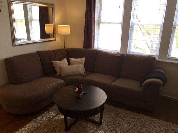 3rd image of 1603 W Ainslie St APT 1
