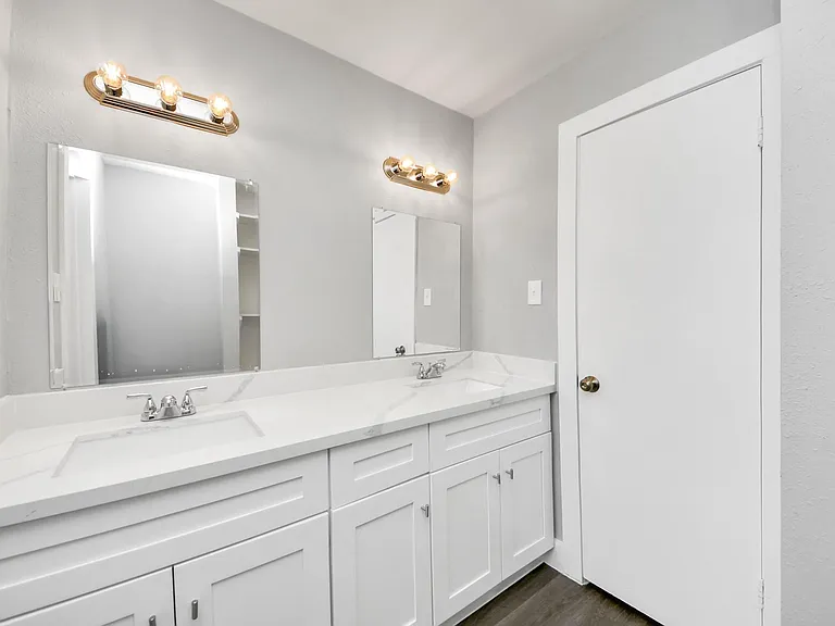 15423 Ridingwood Dr — Photo 34
