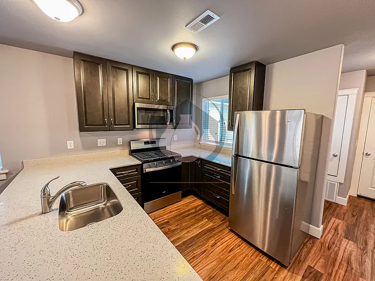 3681 Peter Ln NE — Photo 8