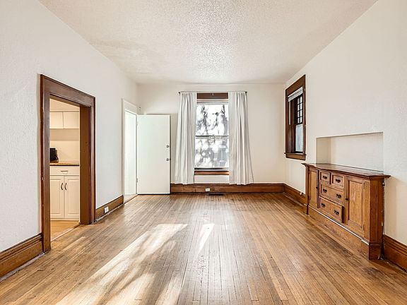 2nd image of 1110 N Clarkson St #1