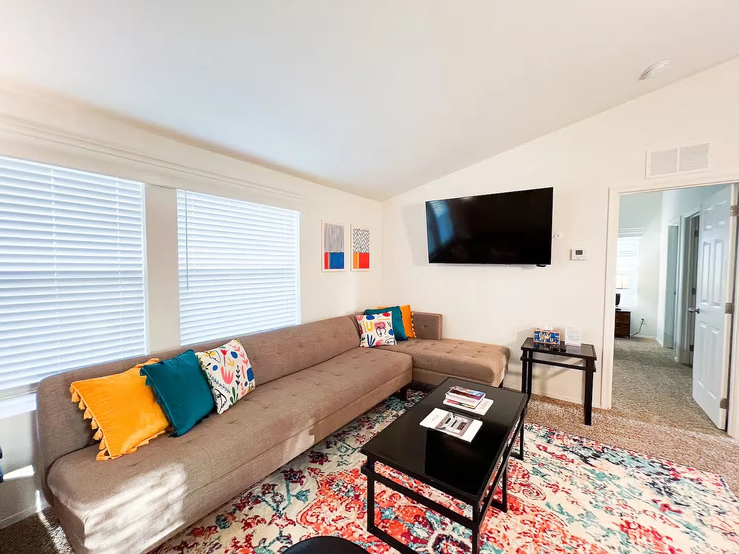 3 bed, 1142 sqft, $3,650 — Photo 2