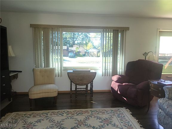 2nd image of 1243 Woodhurst Dr