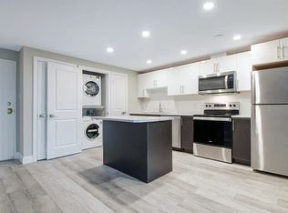 2200 Sherobee, Mississauga, ON L5A 3Y3