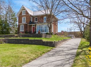 26 Robert St E, Penetanguishene, ON L9M1K7