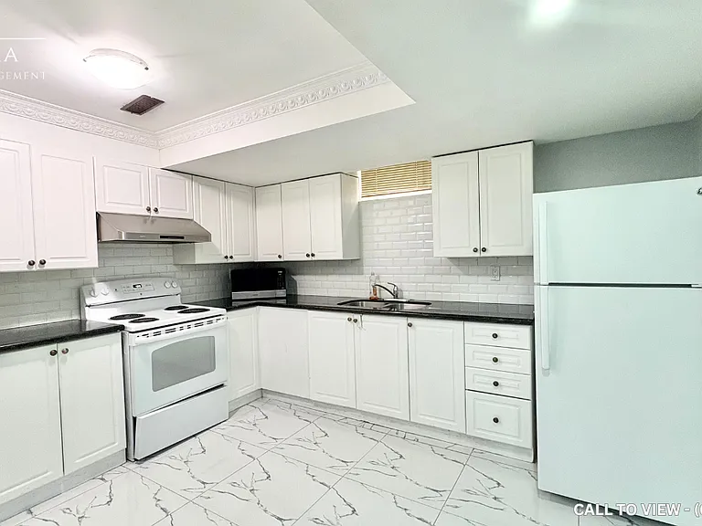 20 Warburton Dr #2 — Photo 2