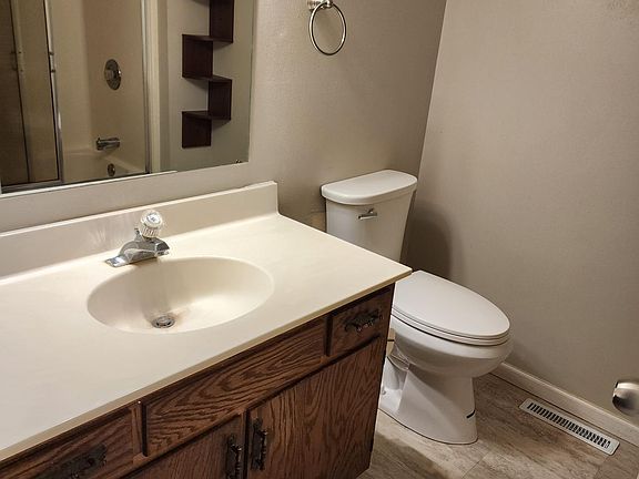 5th image of 8315 Elm Ave
