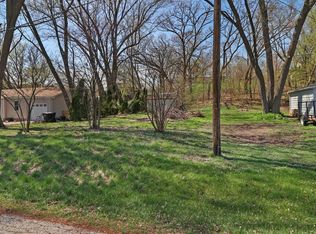5207 N Lake St, McHenry, IL