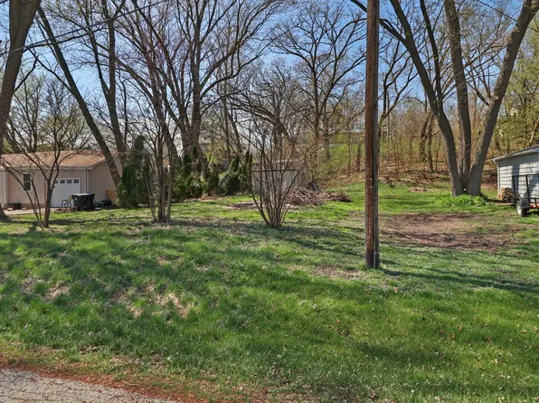 5207 N Lake St, McHenry, IL 60050