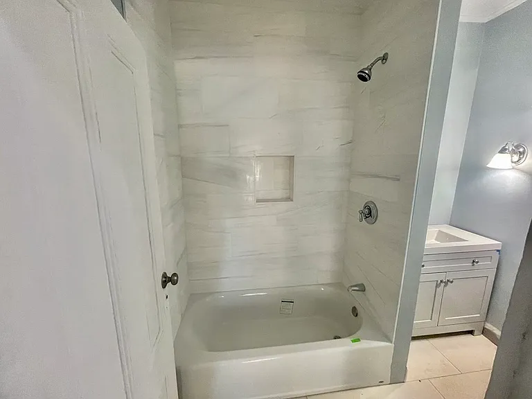 255 Jefferson Ave #2 — Photo 6