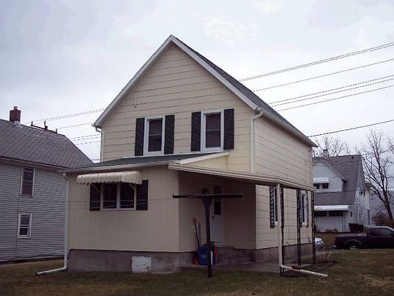 2nd image of 1055 Magee St