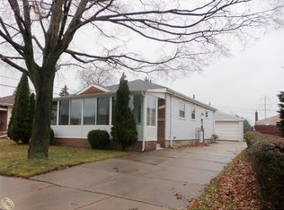 1016 Hazel St, Wyandotte, MI 48192