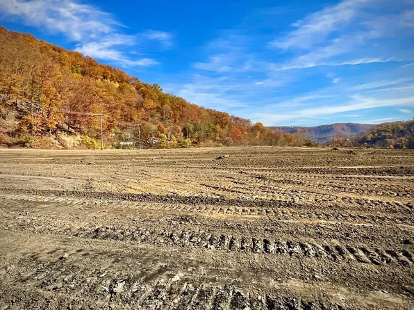 2 E Big Creek Rd, Huddy, KY 41535