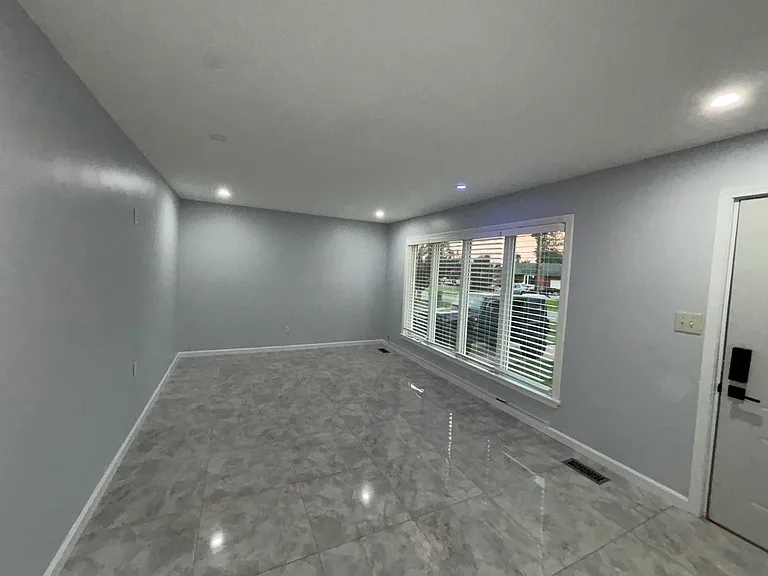 1911 Crimson Dr — Photo 2