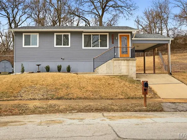 2964 Hallmark Ln, Saint Louis, MO 63125