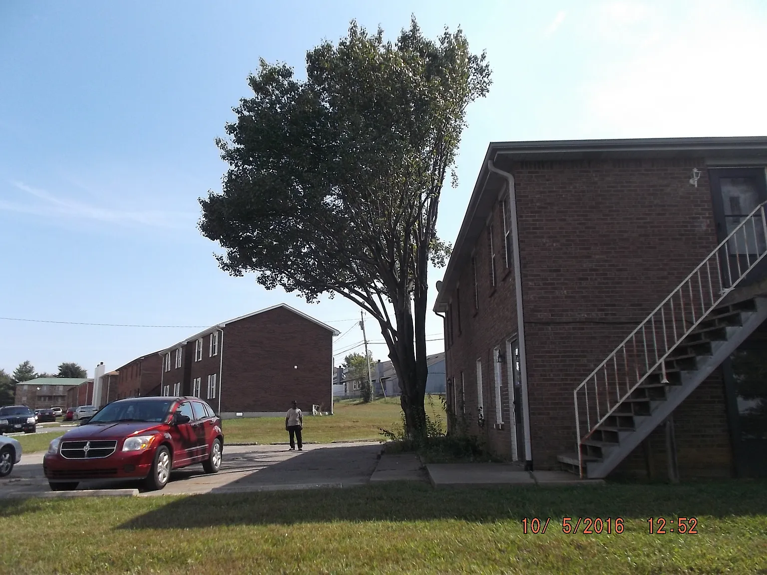 2 bed, 900 sqft, $700 — Photo 2