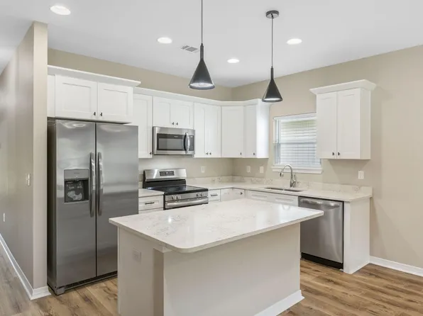 1359 E Chestnut Ave, Crestview, FL 32539
