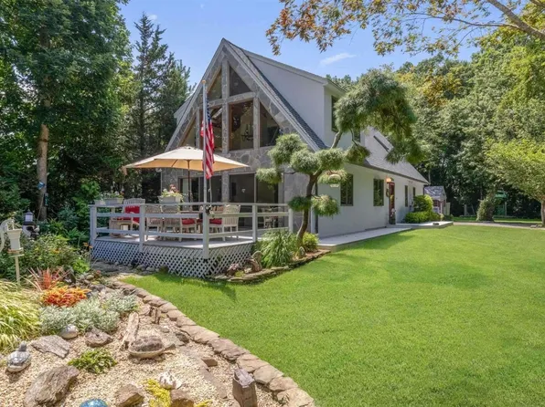 25 Miami Avenue, Peconic, NY 11958