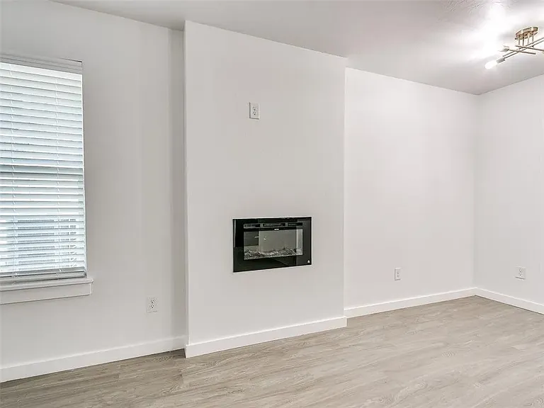 13013 NW 3rd St — Photo 7