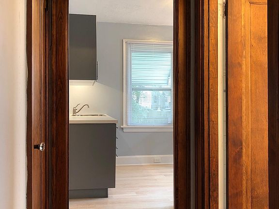 5th image of 3771 Isabella Ave #2