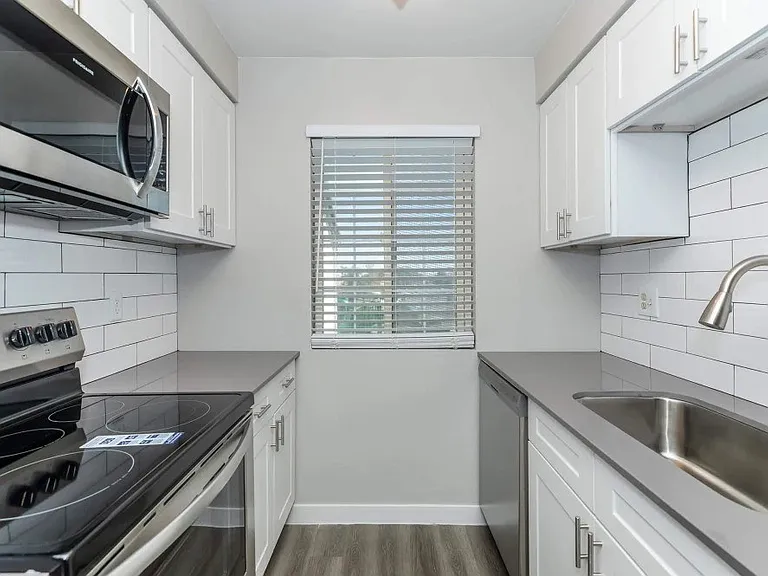 Jolt Apartments — Photo 10