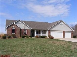 410 Winchester Way, Winfield, MO 63389