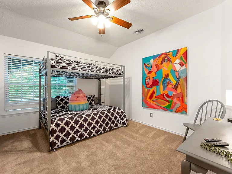 821 Cornell Ln — Photo 7