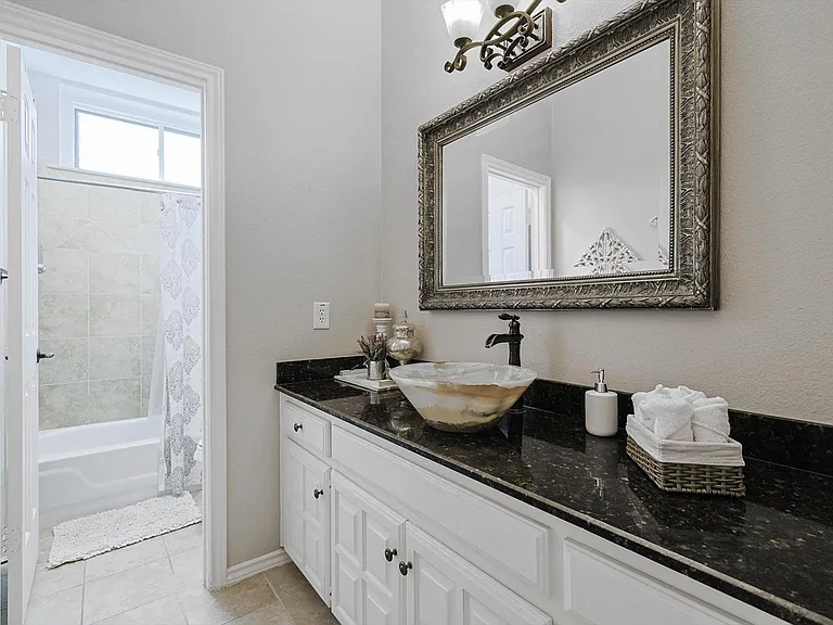 4710 Scenic Dr — Photo 8