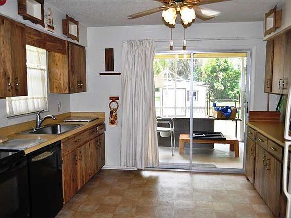 5th image of 839 Palmetto St