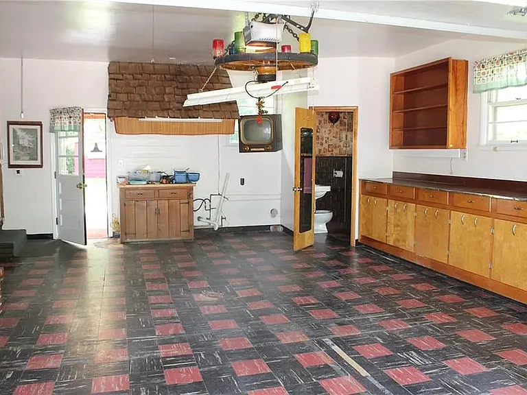 2205 Hanover Dr — Photo 4