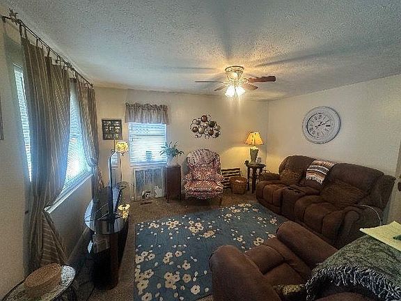 3rd image of 25 Cedar Dr