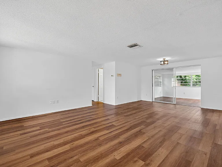 8626 Robilina Rd — Photo 10