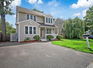 39 Massachusetts Ave, Cumberland, RI 02864