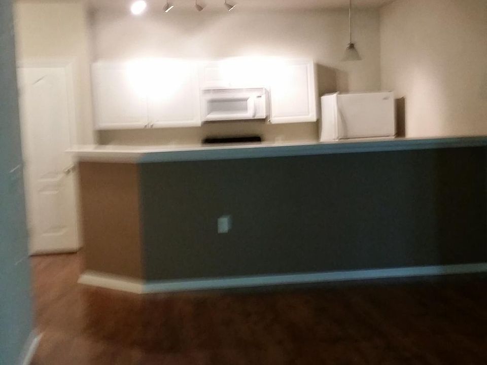 2nd image of 1409 Villa Capri Cir