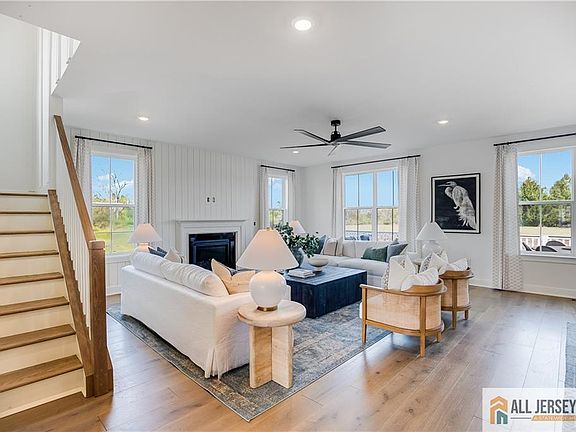 3rd image of 62 Martha Brokaw Way