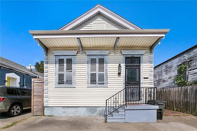 1st image of 2205 Onzaga St